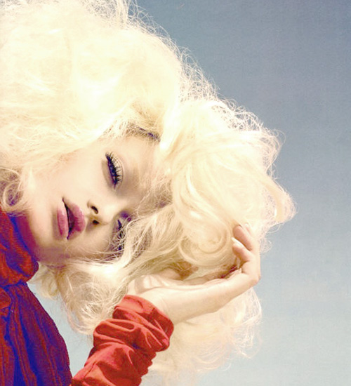 чтобы волосы не пушились нужно регулярно ухаживать за ними