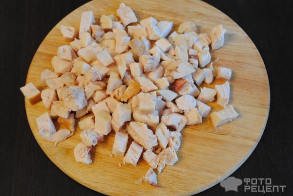 Салат с копченой куриной грудкой фото