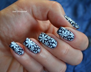 Рисунки шеллаком на ногтях