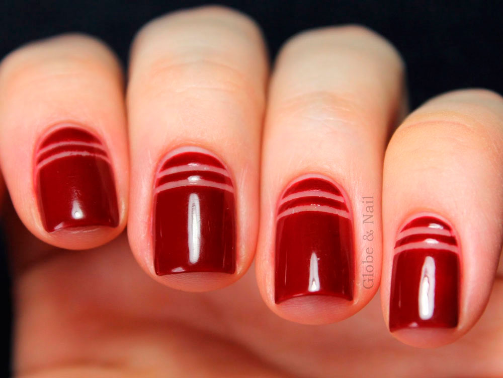 negative-space-nail-art-red-stripes