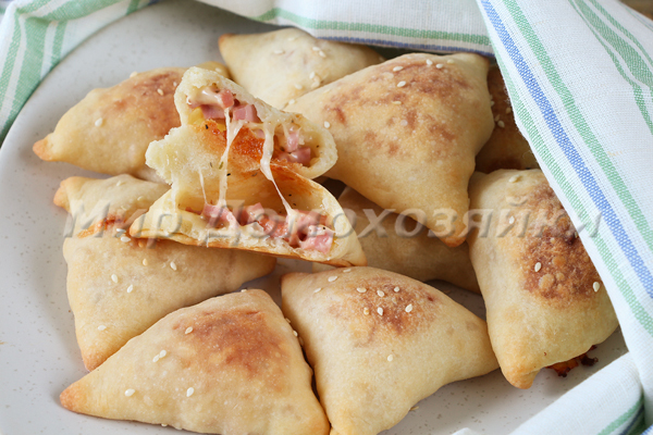 Пирожки из теста на кефире - треугольные