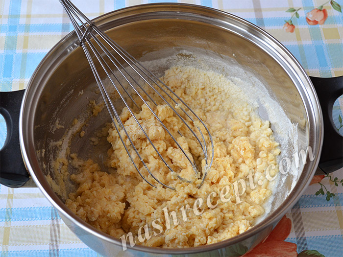 готовим тесто для хвороста