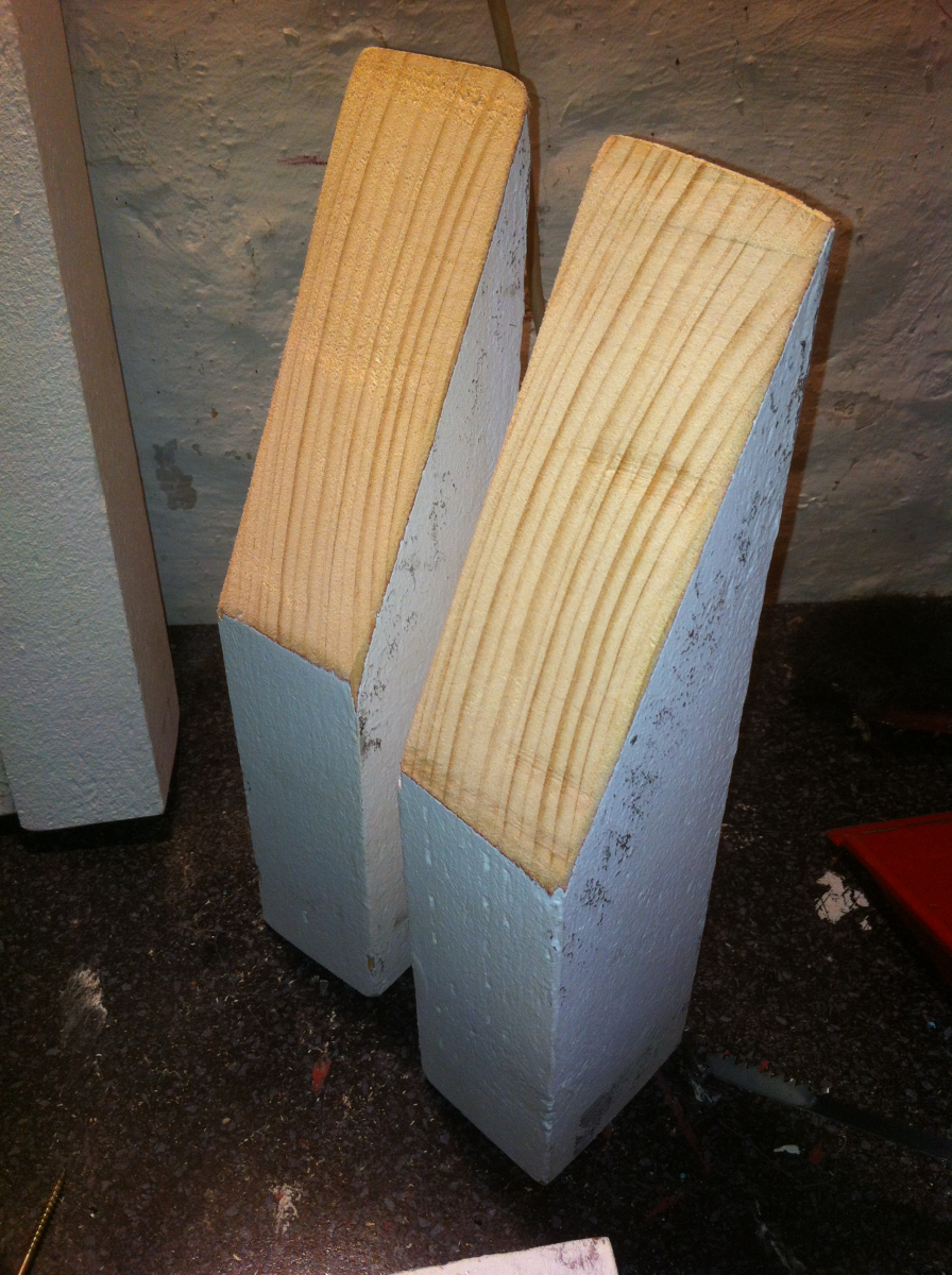 pallet-sofa-backrest-pillars-3