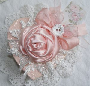 Коробочка-сердце из картона