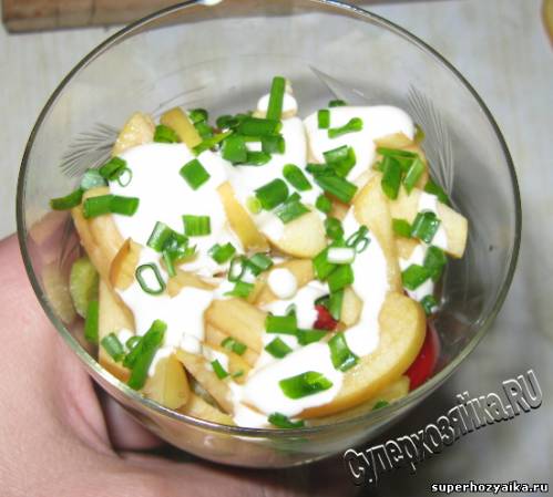 Коктейль салат с яблоками