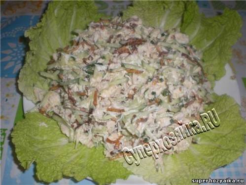 Салат с курицей и картофелем фри. Салат Гнездо глухаря.