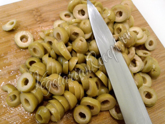 Оливки колечками