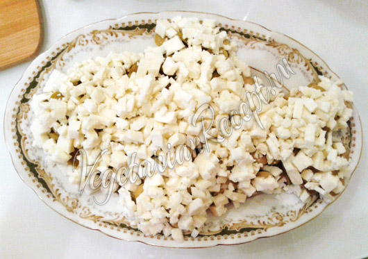 Слой сыра в виде рыбки