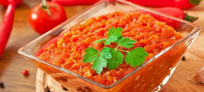 Аджика из помидор, перца и чеснока