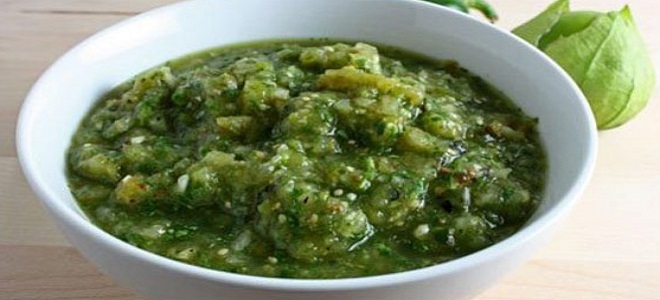 Аджика из зеленых помидор и чеснока