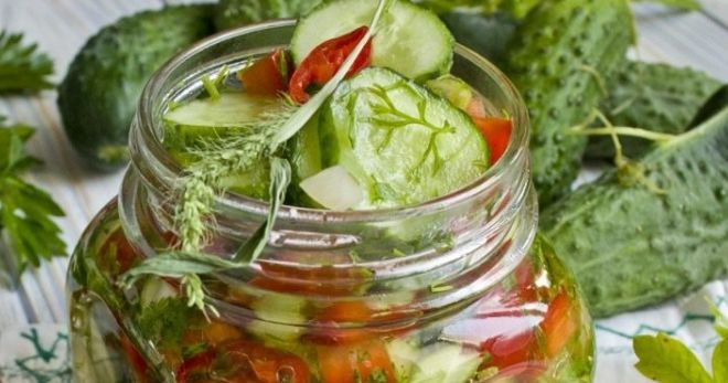 Салат из лука и огурцов на зиму - самые вкусные и простые рецепты пикантной закуски