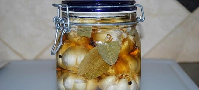 маринованный чеснок целыми головками рецепт на зиму
