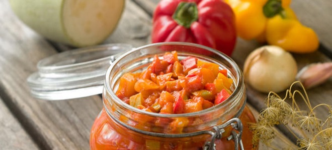 салат из кабачков в томате на зиму