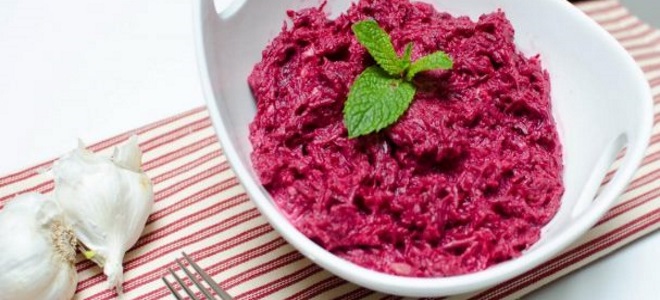 салат из свеклы с чесноком и майонезом