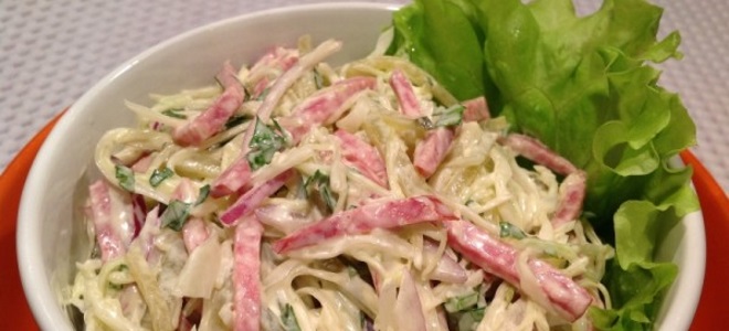 салат нежность с капустой и колбасой копченой
