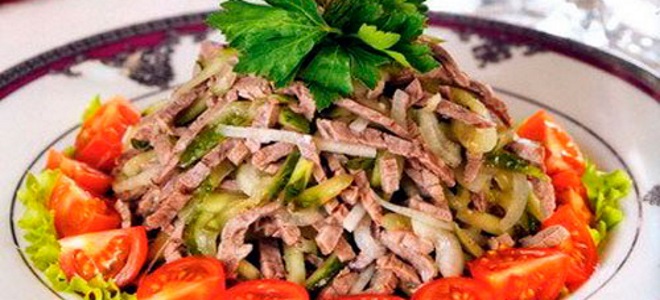 салат с говядиной и маринованными огурцами рецепт
