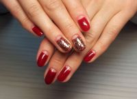 Маникюр гель лаком с блестками