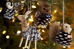 новогодняя поделка из шишек для детского сада