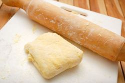 что можно приготовить из слоеного дрожжевого теста