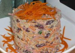 салат с корейской морковью и колбасой