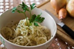 как мариновать лук для салата