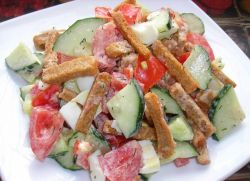 как сделать салат с сухариками