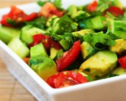 салат авокадо помидоры огурцы