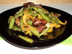 Салат с куриными сердечками