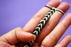 поделки из резинок 22