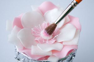 Украшение из мастики своими руками для начинающих 11