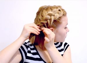быстрая прическа на короткие волосы своими руками 4
