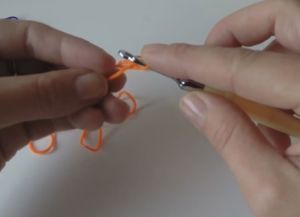 Браслет из резинок Чешуя дракона 3