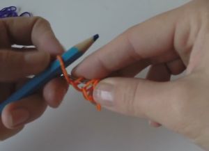 Браслет из резинок Чешуя дракона 9