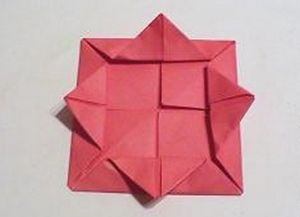 Как сделать розочку из бумаги12