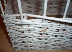 плетение из газет квадратной корзины4