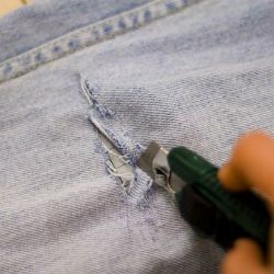 рваные джинсы своими руками4