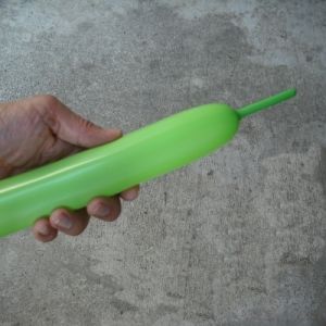 как сделать из шарика собачку1