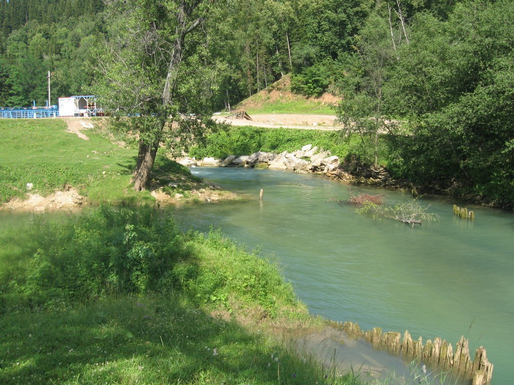 Остатки водяной мельницы на Красном ключе