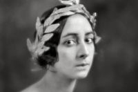 30 марта 1919 года Спесивцева вышла на сцену в роли Жизели, навсегда вписав свое имя в историю балета. 