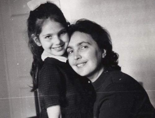 Нина с мамой в детстве