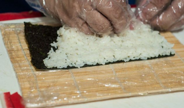 Как приготовить суши: Урамаки