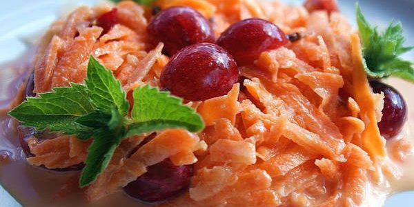 Что приготовить из крыжовника: Сладкий салат с крыжовником и морковью