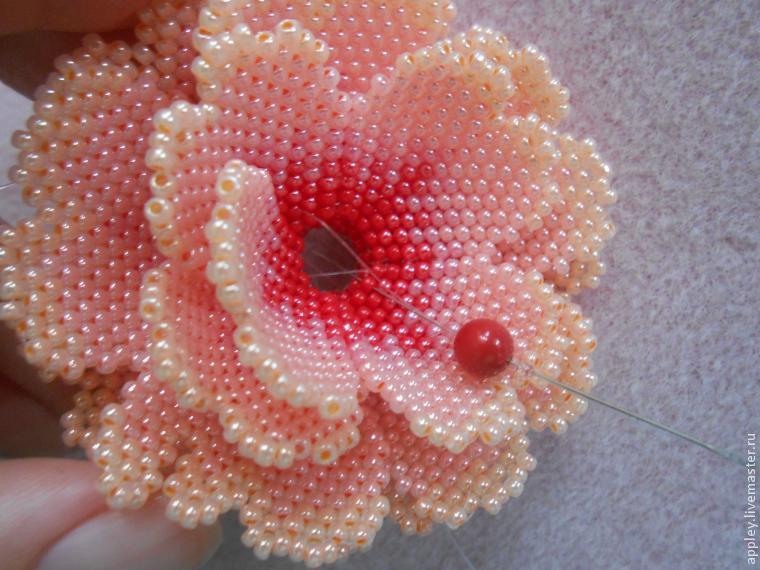 роза из бисера роза из бисера