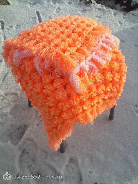 Моё рукоделие. Плед из помпонов, на раме. фото