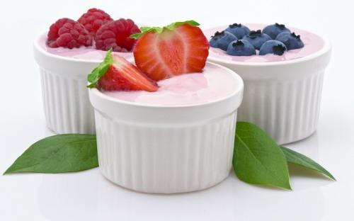 Как из кефира сделать йогурт. Йогурт в домашних условиях: Как сделать без закваски, из молока, из кефира? Приготовление йогурта — в йогуртнице, в мультиварке, без йогуртницы 17