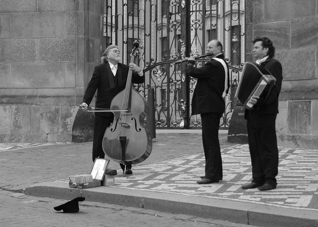 Уличные музыканты в Праге