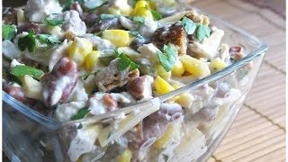 Салат с курицей, фасолью и сыром