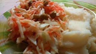 Салат из капусты, моркови и зеленого горошка - быстро, просто и полезно.