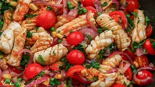 Тёплый салат с кальмарами