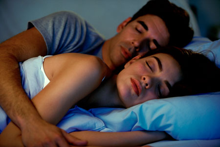 Мужчина и женщина в одной постели: ради сна или секса?